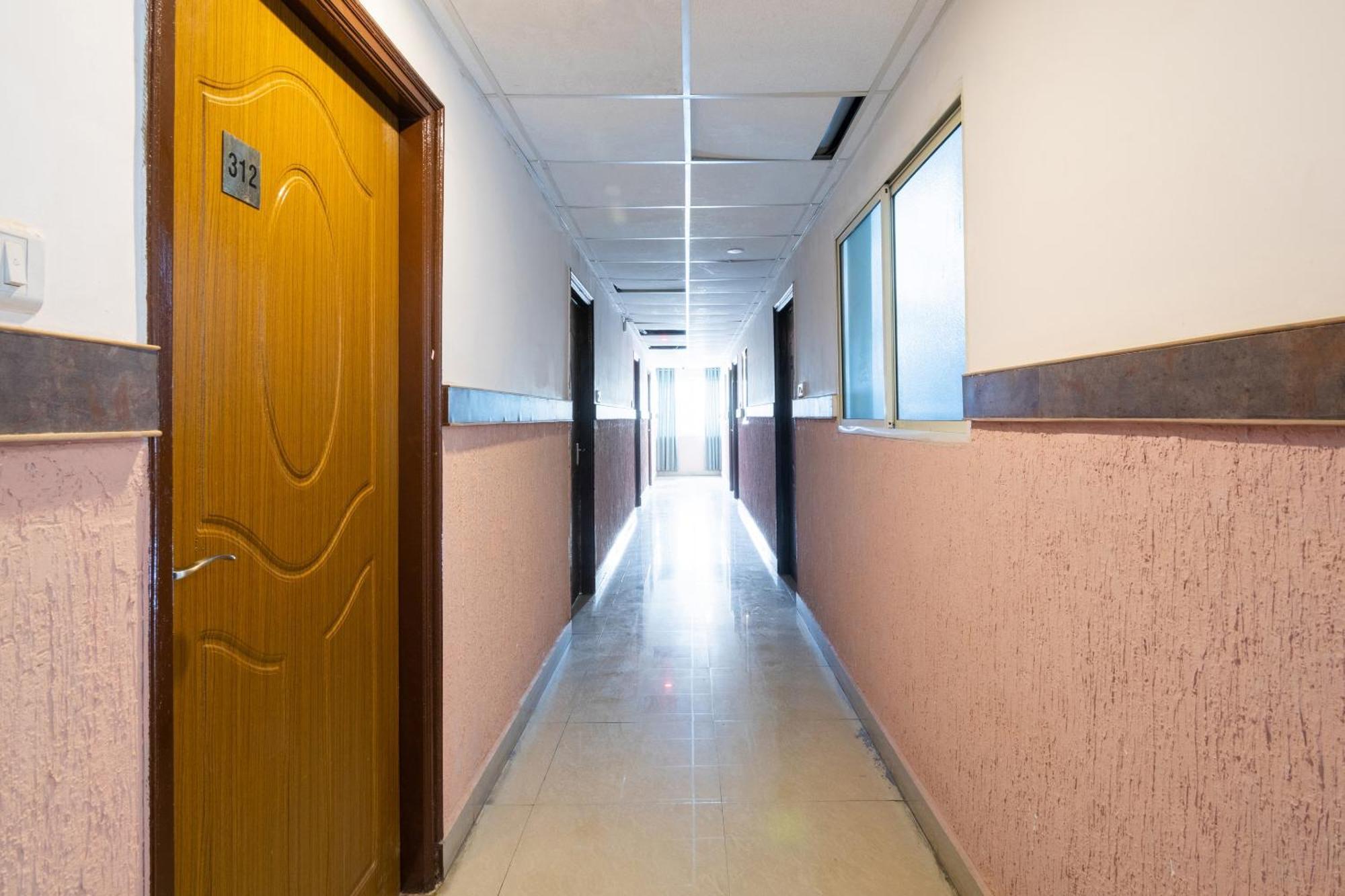 Oyo Splenor Inn Kammasandra Dış mekan fotoğraf